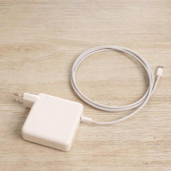 Apple Adaptateur secteur USB‑C 96 W pour MacBook (occasion)