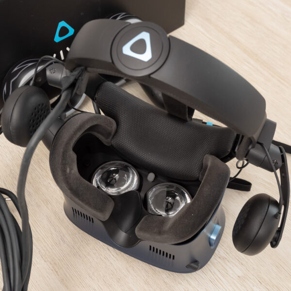 HTC Vive Cosmos : casque de réalité virtuelle